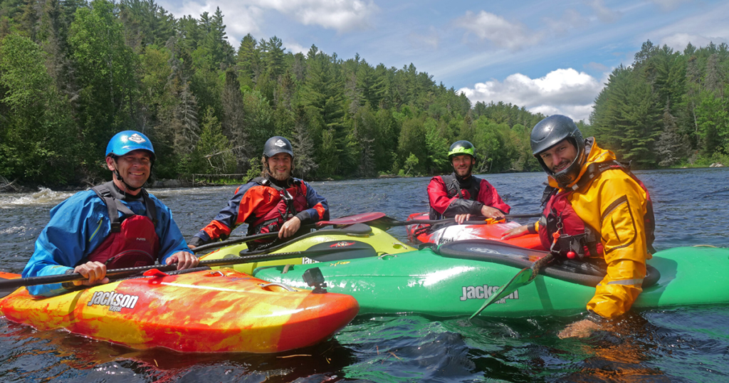 group of kayakers in Abitibi-Témiscamingue, Québec