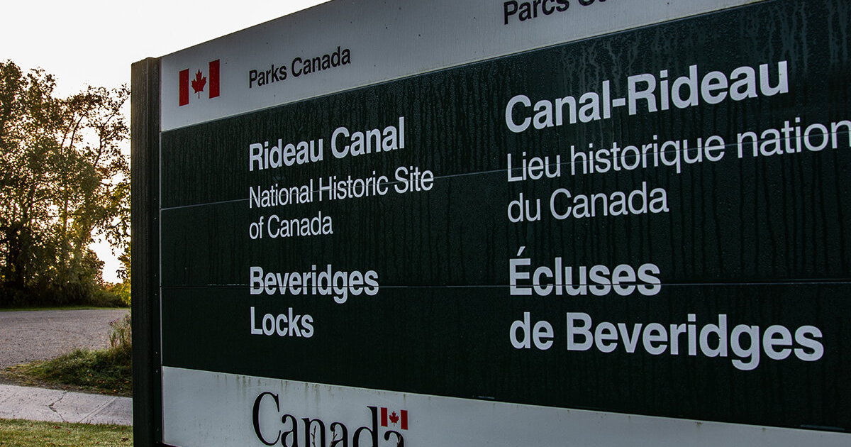 rideau canal parks canada sign