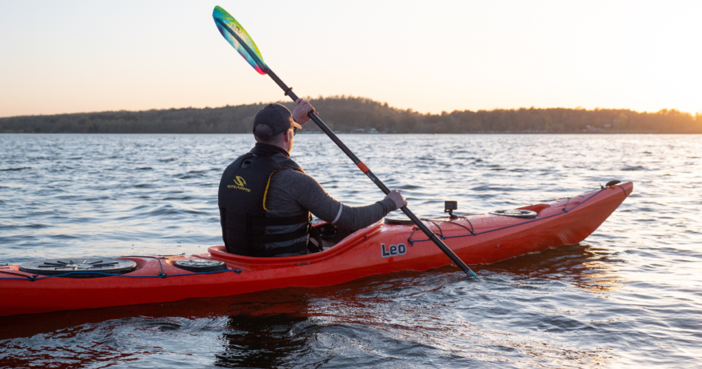 how to paddle a kayak properly ken whiting paddletv aqua bound p and h leo
