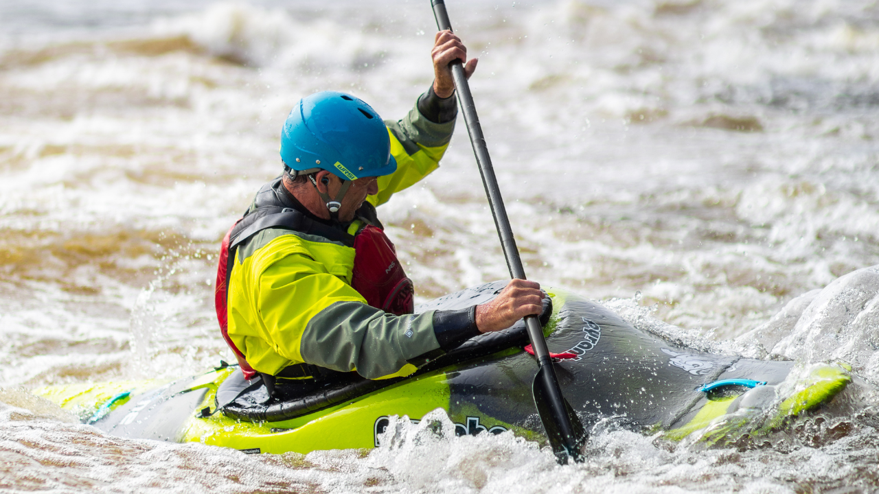 NRS Axiom Dry Suit Review How do I choose a dry suit? In4adventure