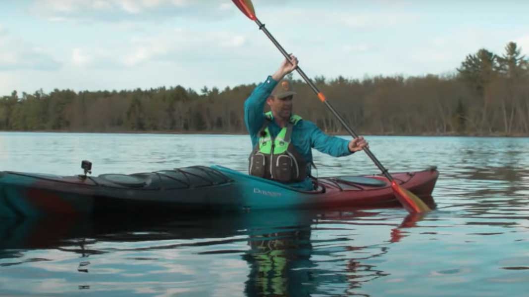 Learn to Kayak with 3 Kayaking Strokes In4adventure