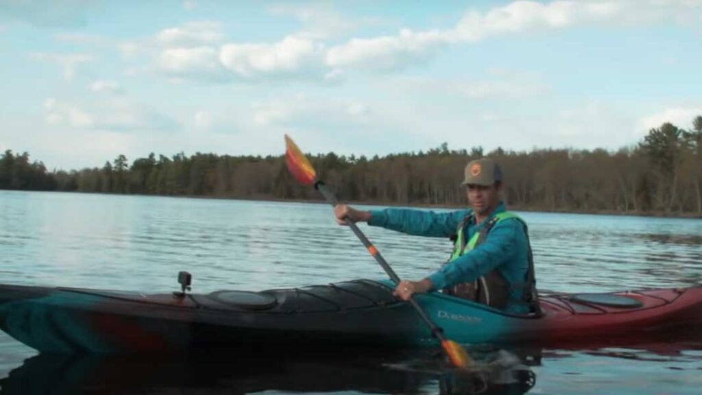 learn to kayak with the pull phase of the kayak stroke