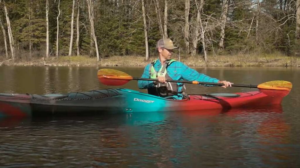 Learn to kayak with the reverse sweep kayak stroke