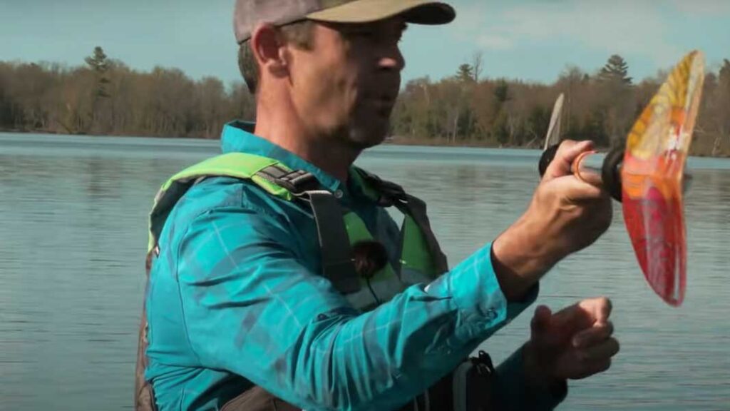 Learn to kayak and discover the proper paddle angle and drip rings