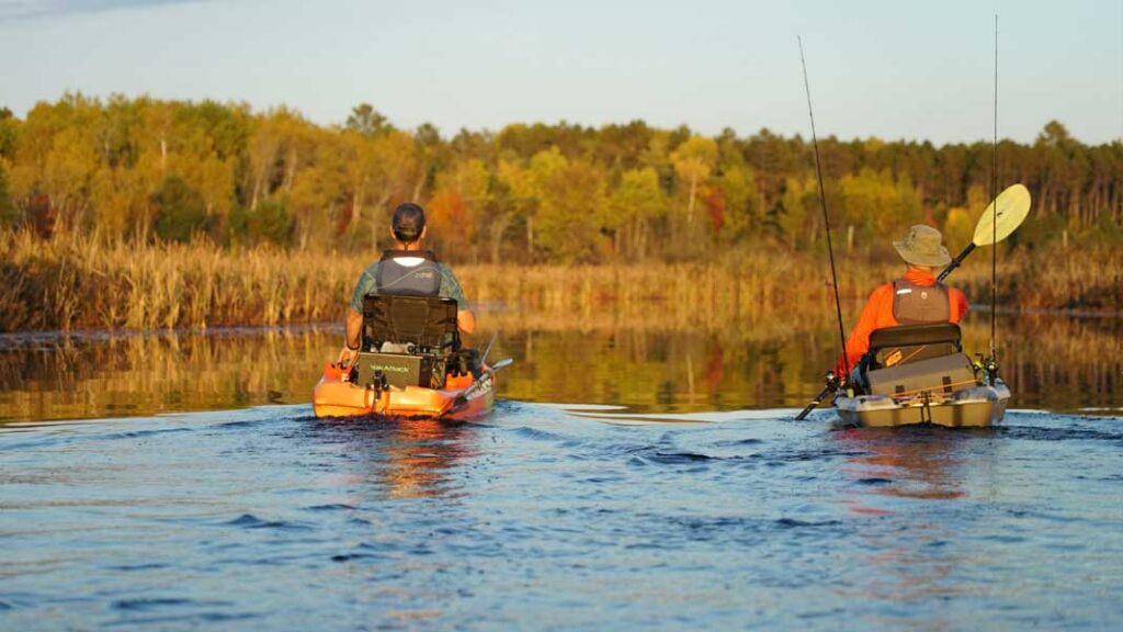 fishing kayak: Pedal kayak vs Paddle kayak
