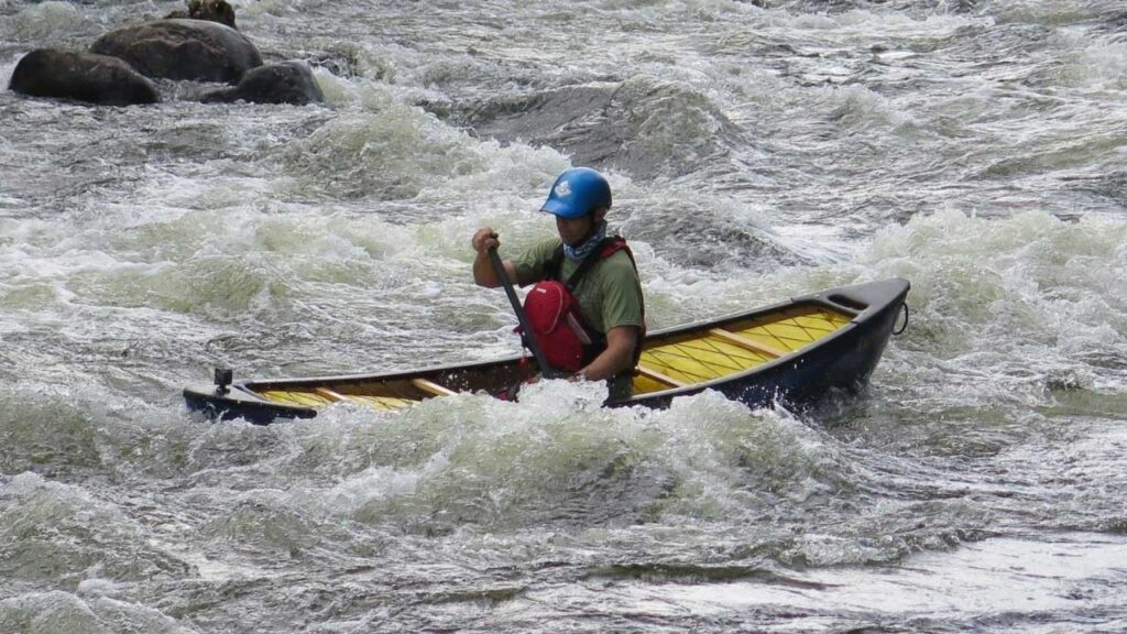 canoe paddle tip: rough, moving whitewater benefits from the straight shaft canoe paddle