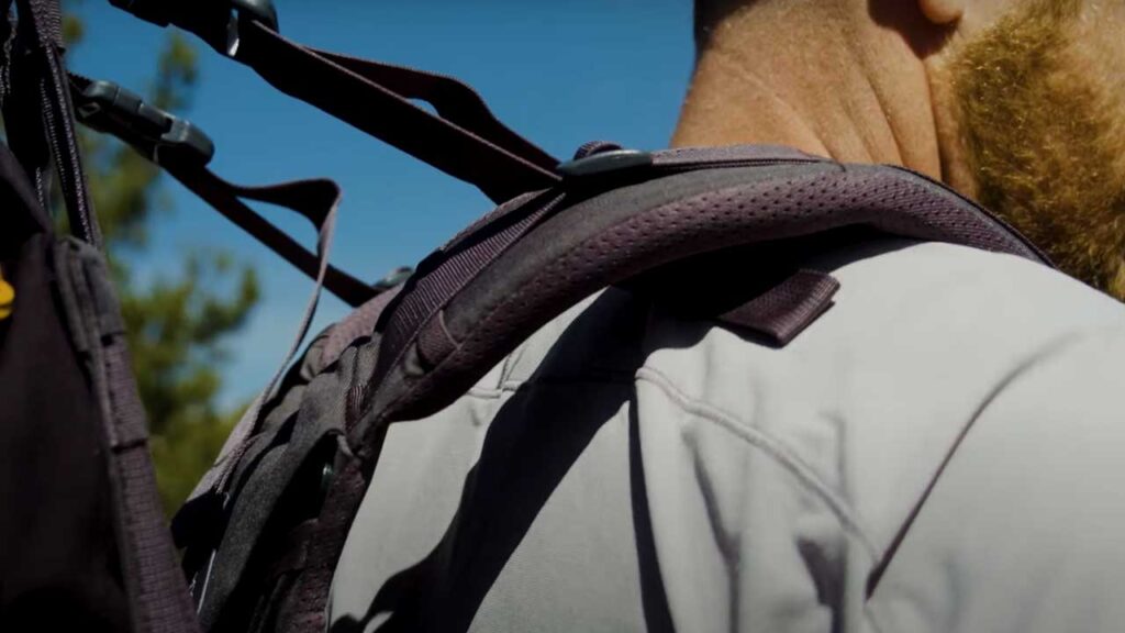 how to choose a backpack tip: Straps and their set up mean a lot for comfort