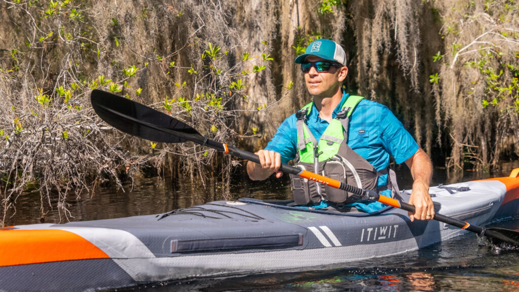 For an inflatable, the Decathlon Itiwit X500 Inflatable Kayak sure has the features of it's hard shelled competition!