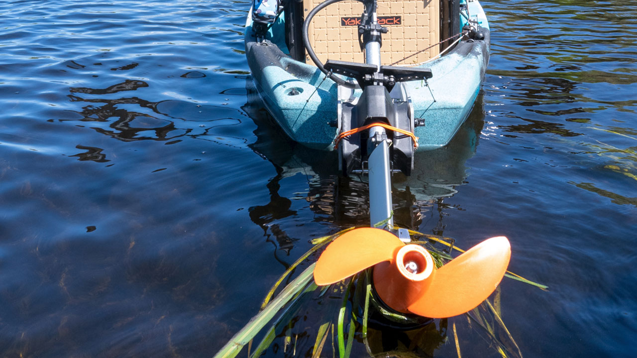 Electric Kayak Motor Tips: Cleaning Weeds from Electric Boat Motor -  In4adventure