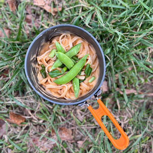 Top cheap and easy backpacking meals: Pad Thai
