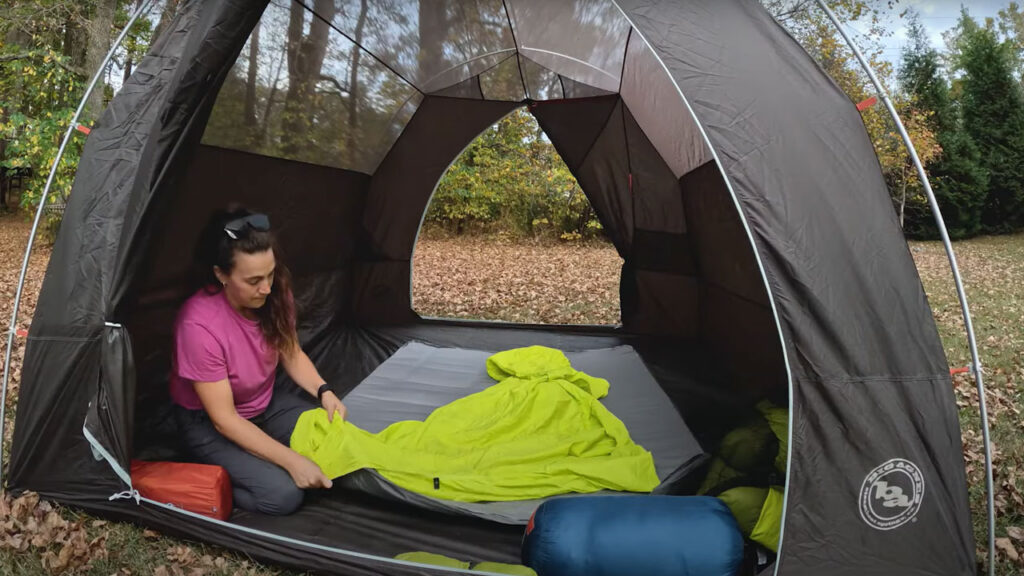 Zenbivy mattress sheet is something that the Big Agnes system doesn't have.