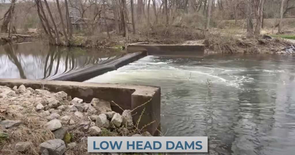 low head dams are bad news for kayakers, avoid them!